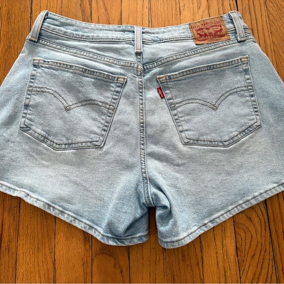 Signature by Levi Strauss Light Wash Jean Shorts - Picture 3 of 5